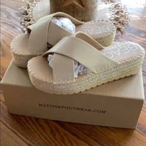 BEACH sandal - brand new size 7